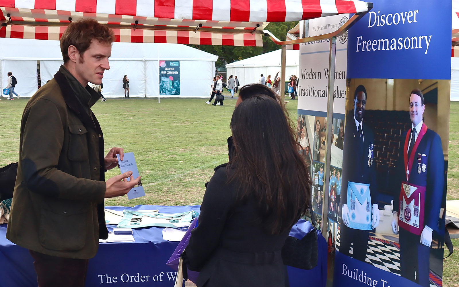 Simon Cooper talking to students at the Freshers Fair.