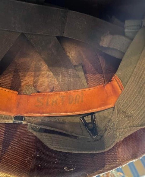 Inscription in the helmet of an Argentinian soldier.