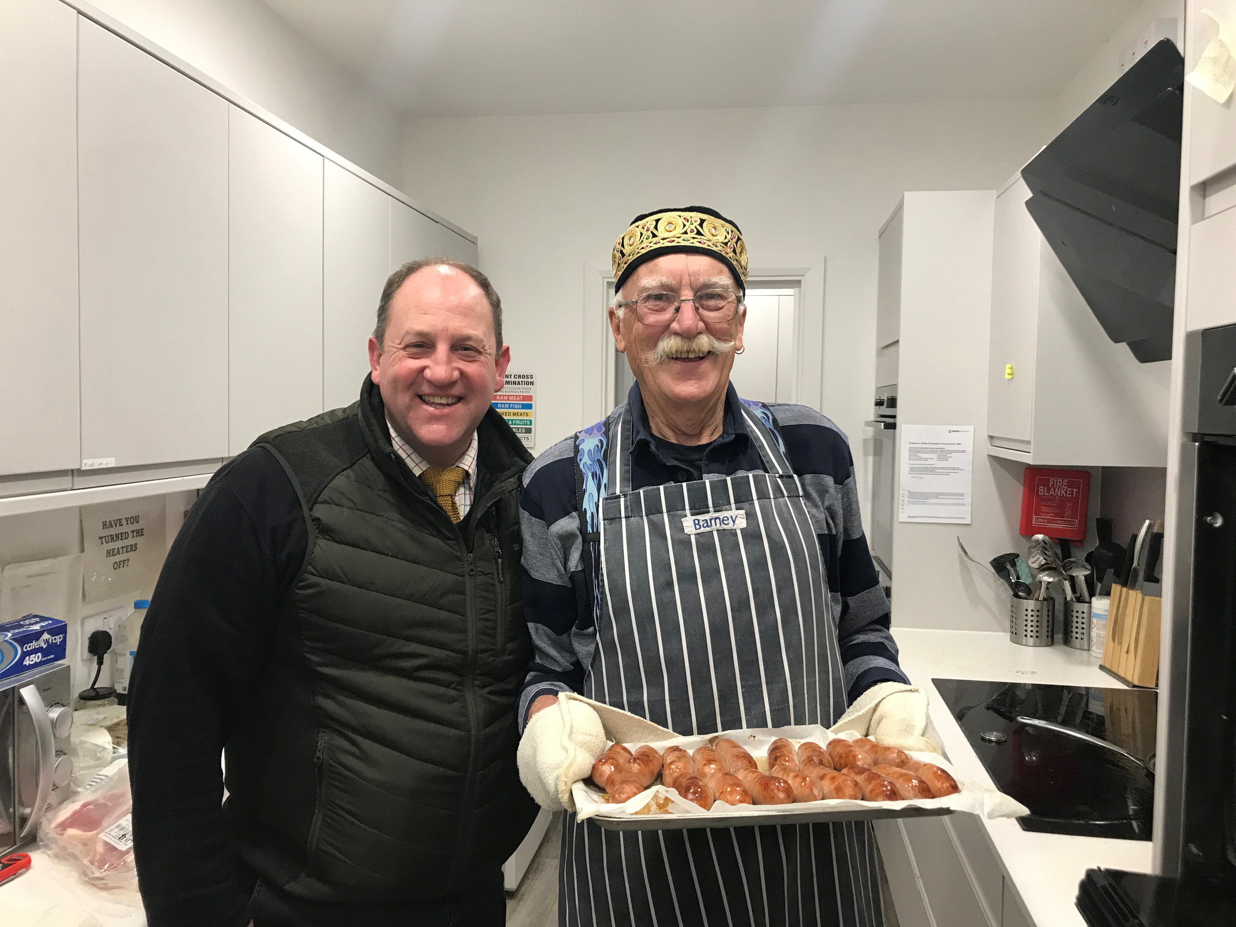 Berskhire Freemason with hot food for those struggling