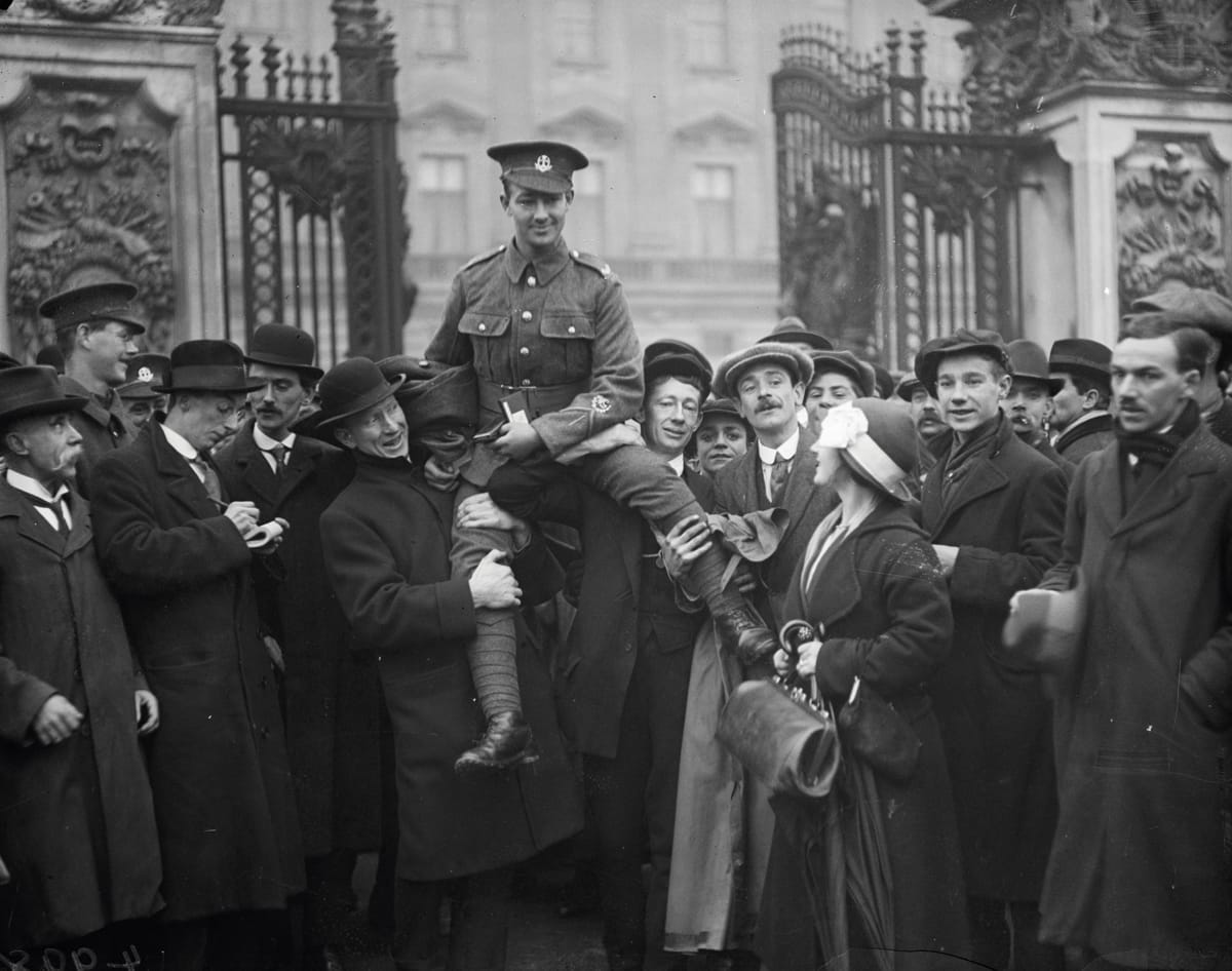 Soldiers awarded the Victoria Cross leaving Buckingham Palace after investiture ceremony, c.1918