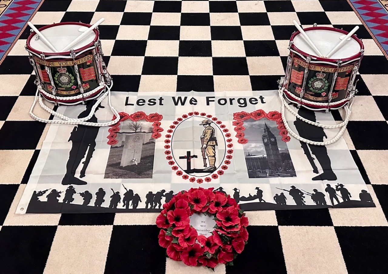 lest we forget banner