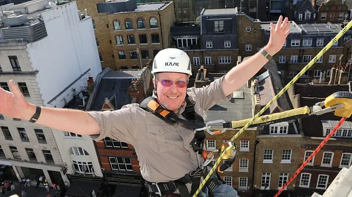 Middlesex Freemasons Take to Freemasons’ Hall Roof for Charity Abseil