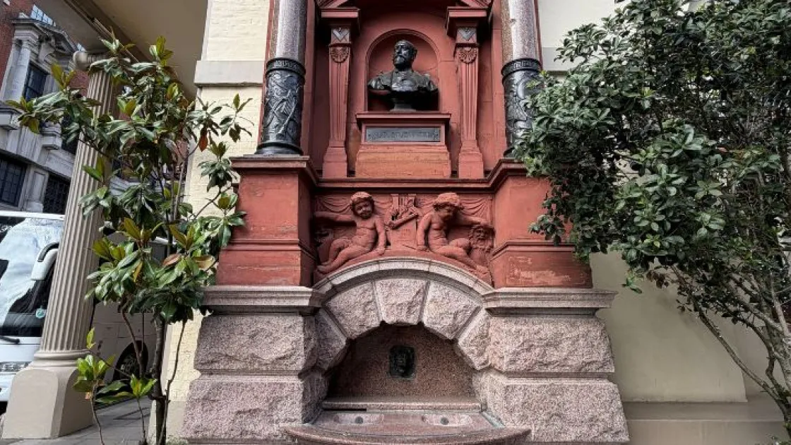 Augustus Harris Memorial Drinking Fountain