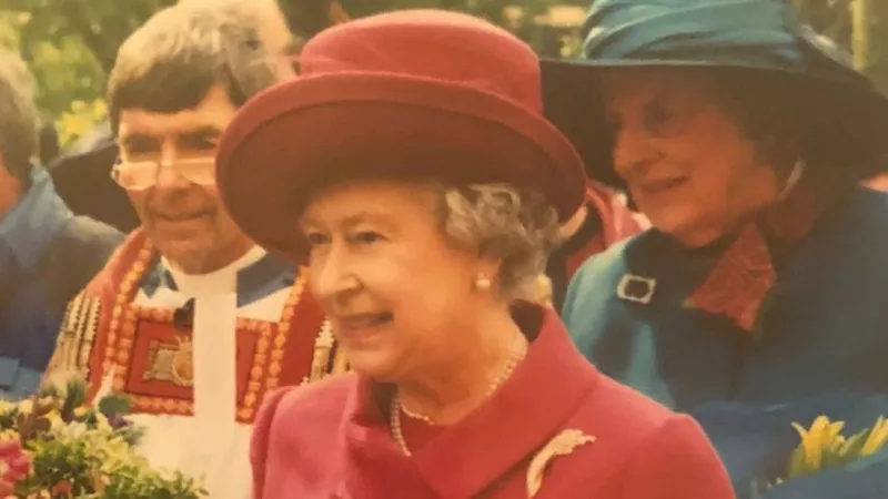 Picture of Her Majesty Queen Elizabeth II taken in April 2000