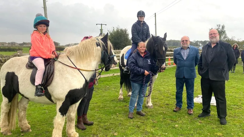 Yorkshire West Riding Freemasons help an Emley Moor charity buy a new horse
