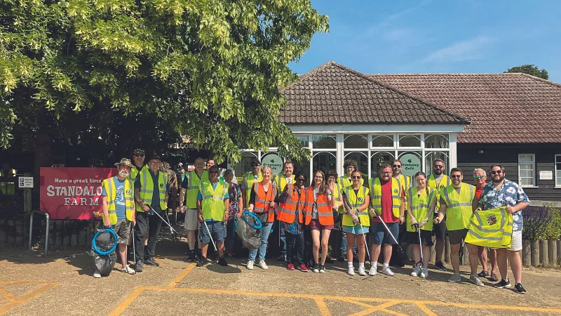 Freemasons organise community clean up day in Hertfordshire