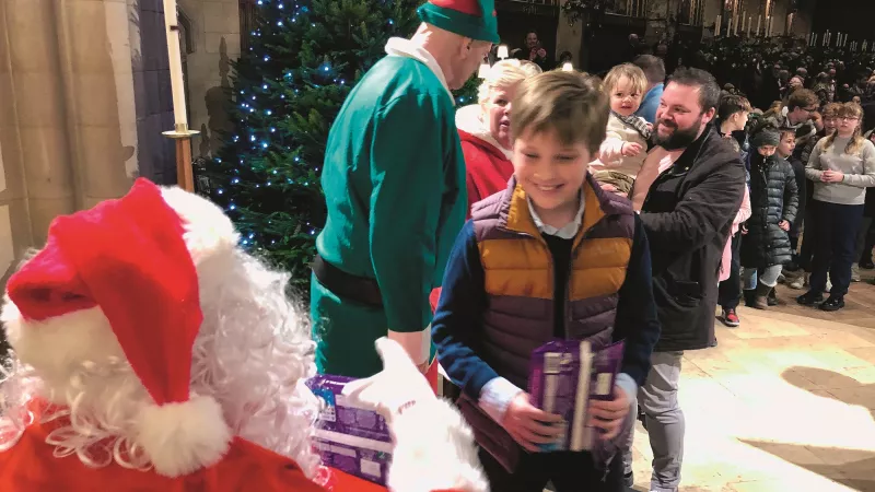 Wiltshire Freemasons at a night of caroling