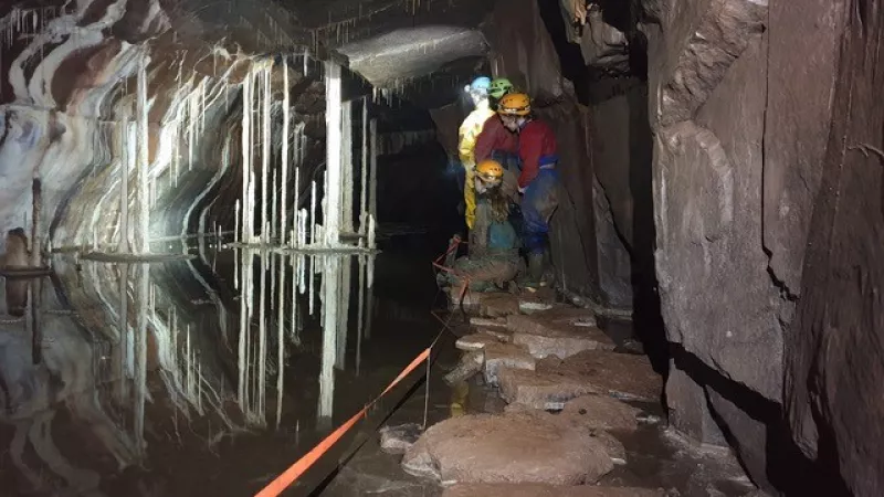cavers rescue mission in welsh caves