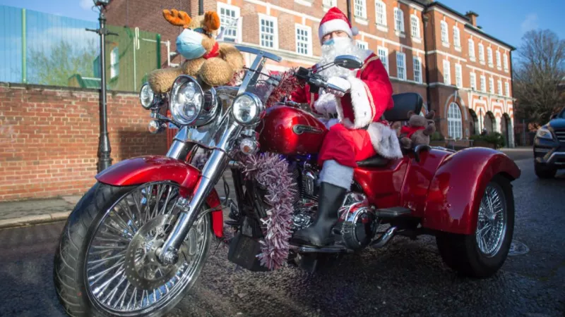 Widows Sons Masonic Bikers Association donating toys to children