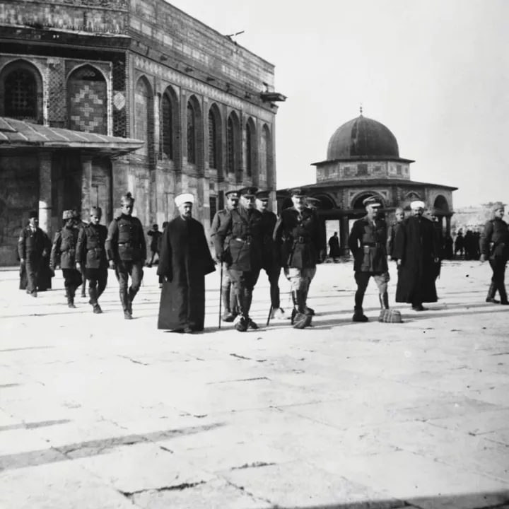 Visit of Duke of Connaught to Mosque of Omar, Jerusalem, 22 May 1918, following the British Armies capture of the city from Turkish troops on 9 December 1917 Hulton Deutsch