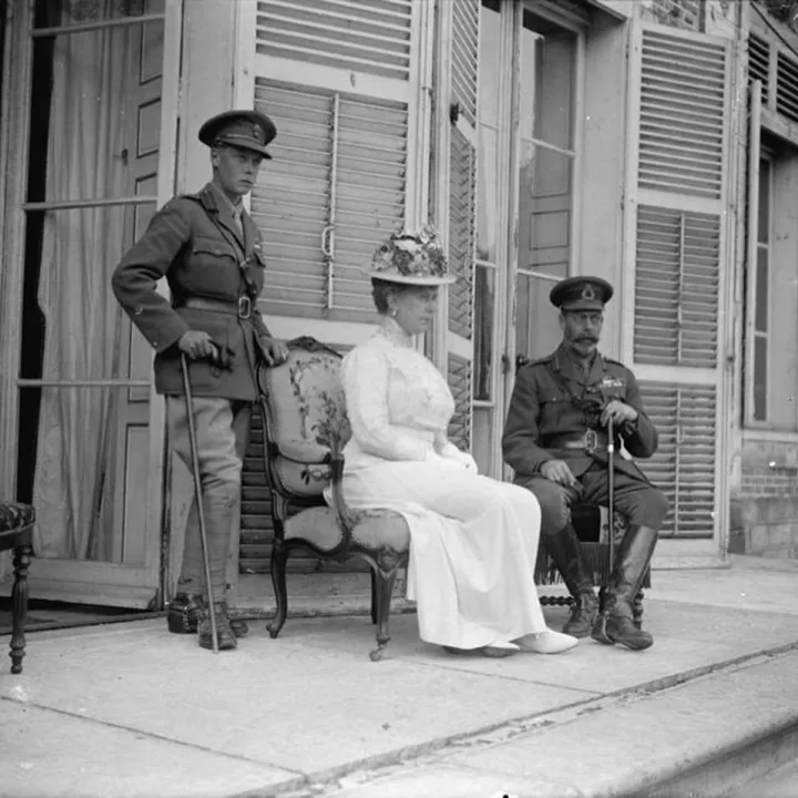 Edward the Prince of Wales with his parents, King George V and Queen Mary at the visitors’ Chateau Tramecourt, 7 July 1917
