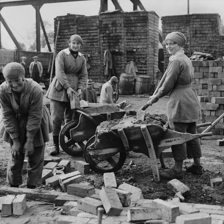 Female bricklayers on building site in Lancashire, c.1916
